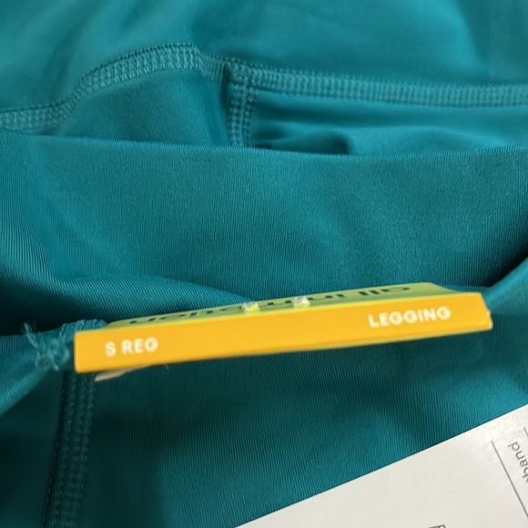 All in motion, high-rise leggings. 1297 - Picture 8 of 10